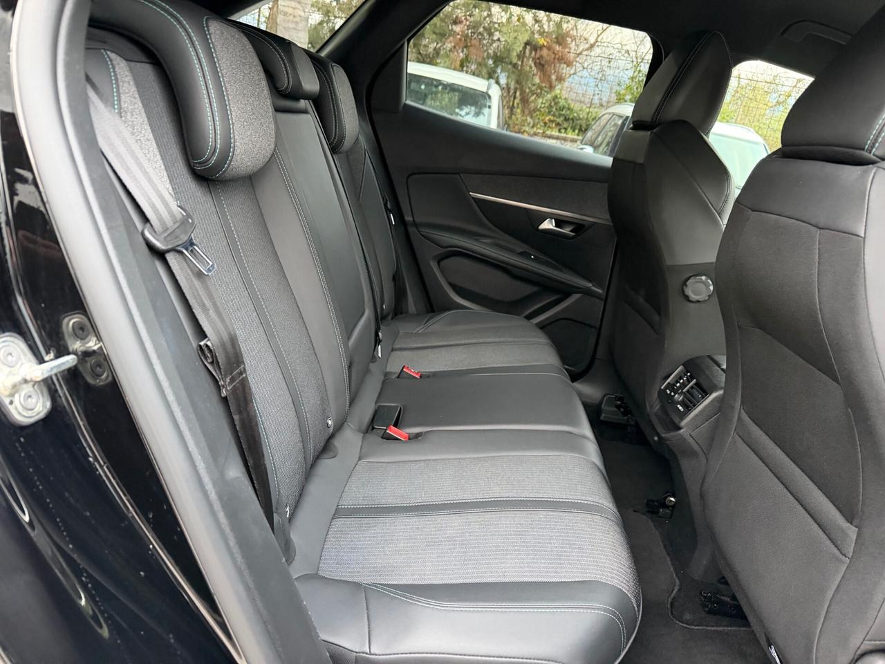 Peugeot 3008 BlueHDi 130 S&S EAT8 Allure Pack 2023