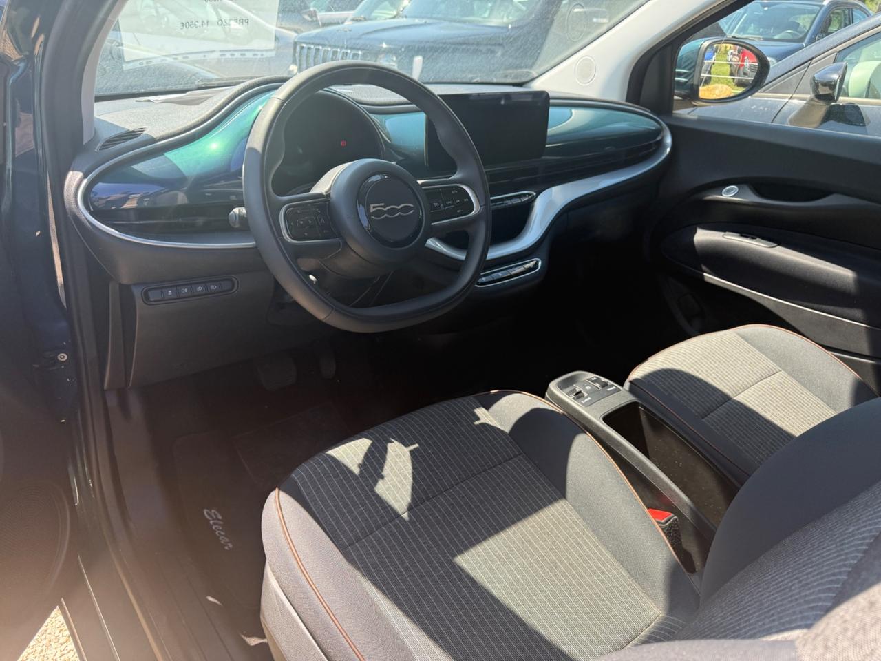 Fiat 500 500e Berlina 42 kWh Icon