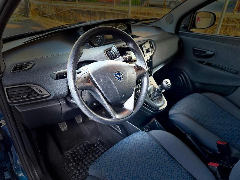 Lancia Ypsilon 1.0 FireFly 5 porte S&S Hybrid Ecochic Gold