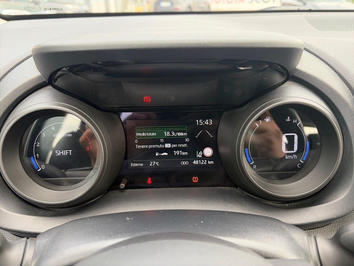 TOYOTA Yaris 4ª serie - Yaris 1.0 5 porte Trend