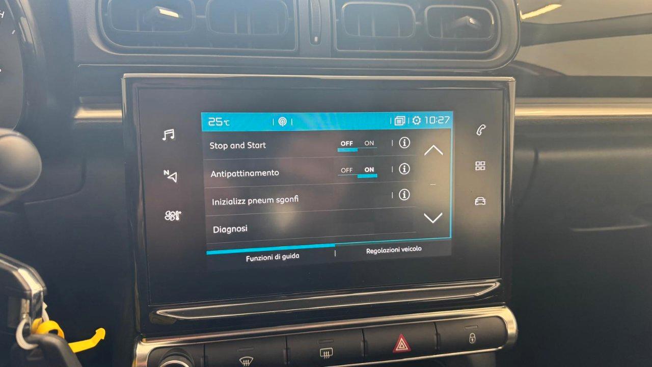 Citroen C3 1.2 puretech SHINE PLUS NAVI 83 Cv.