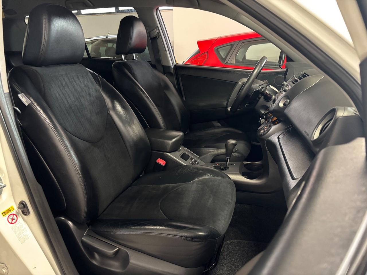 Toyota RAV 4 Crossover 2.2 D-Cat AUTOMATIC