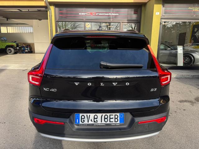 VOLVO XC40 B3 automatico Core