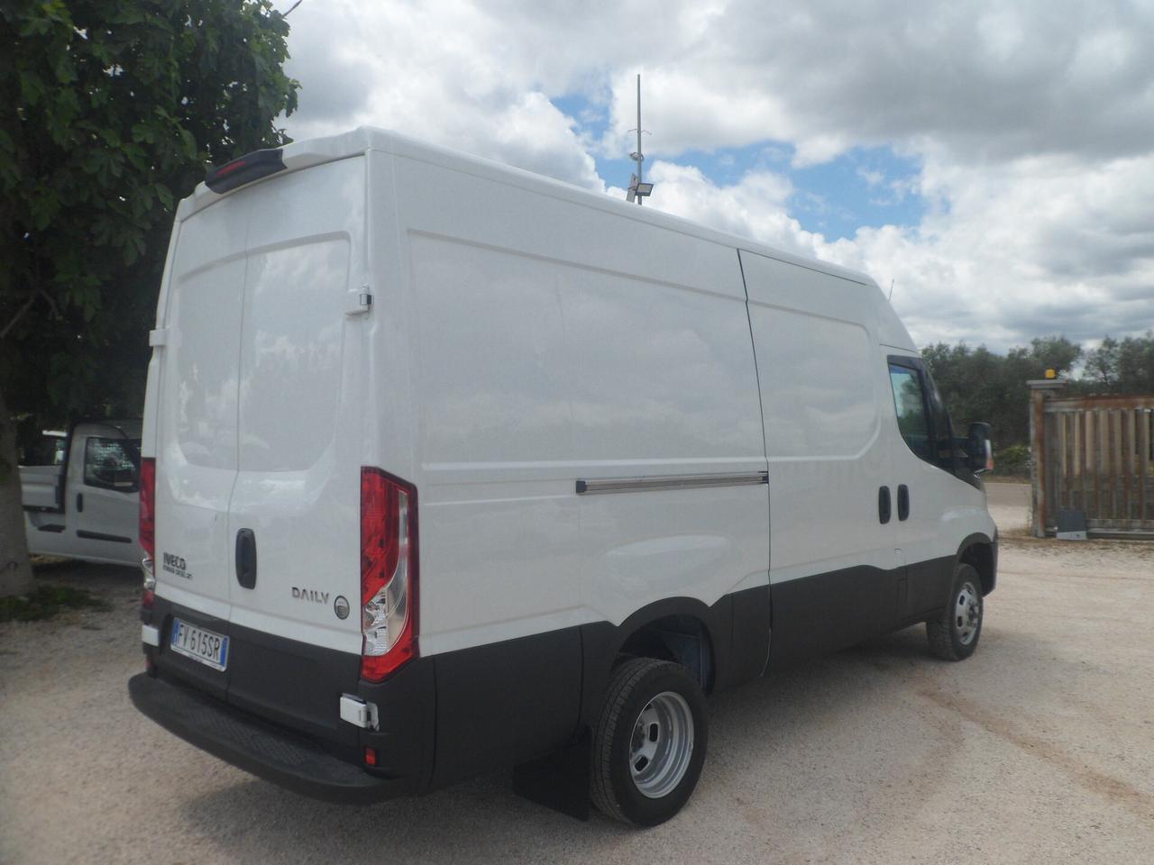 Iveco Daily 35c16 furgone medio alto