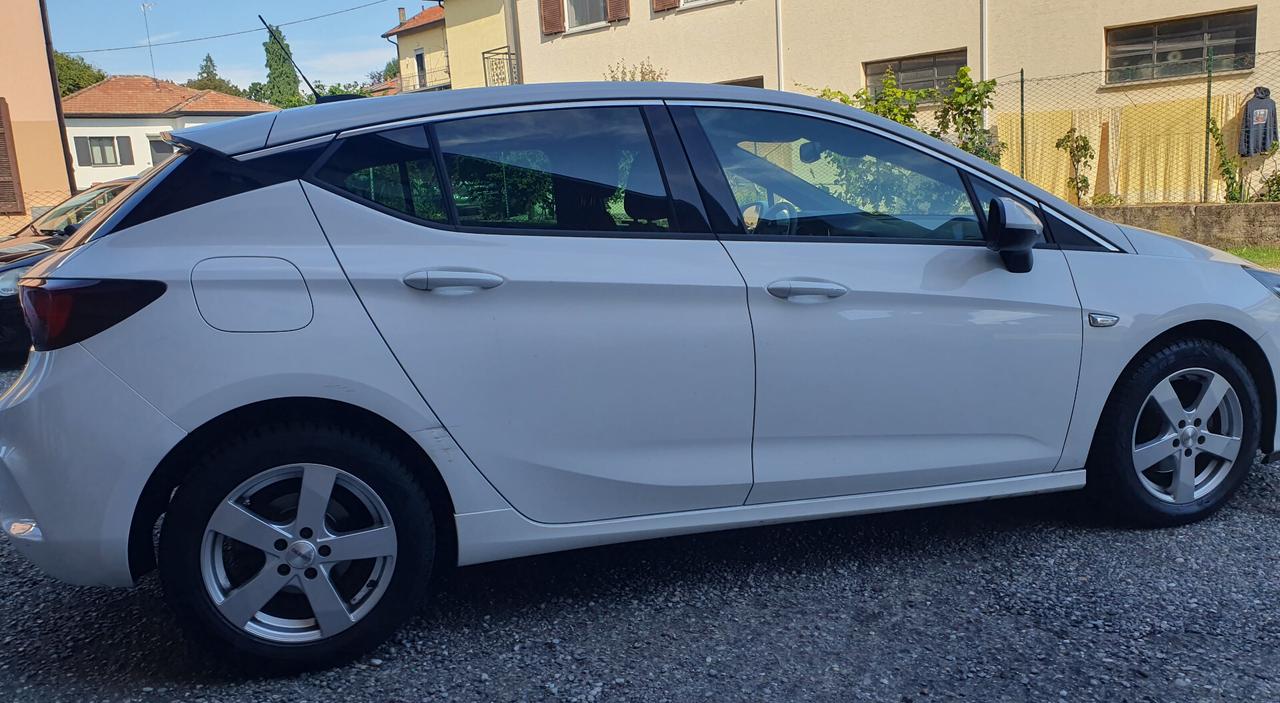 Opel Astra 1.6 CDTi Berlina 110CV Euro6
