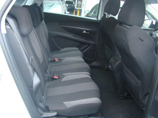 Peugeot 5008 1.5 HDi 130CV 7POSTI AUT.+NAV+LED+CRUISE+PRIVACY+PDC