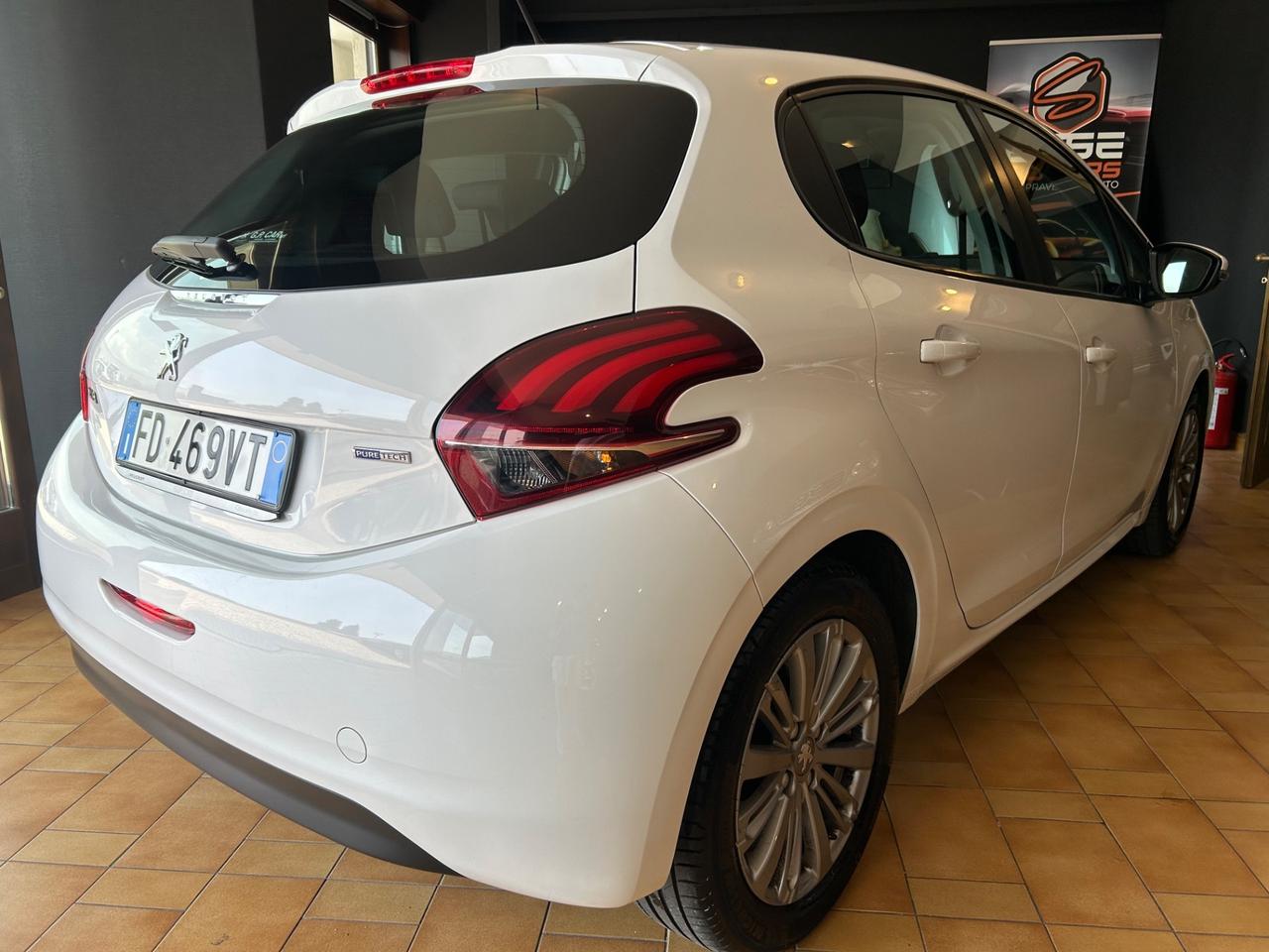 Peugeot 208 - 1.2 PureTech 82 CV 119.000 KM