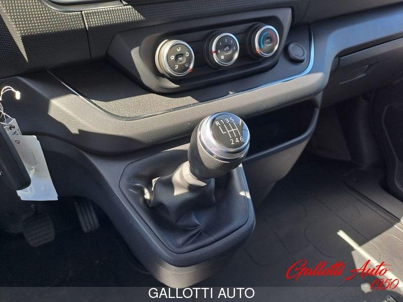 Nissan Primastar L1H1 Bus 8 POSTI+IVA