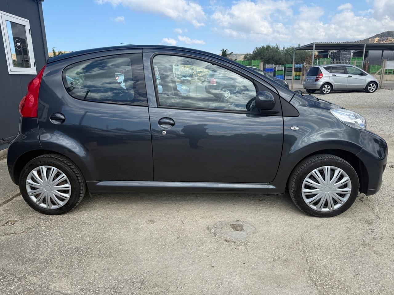Peugeot 107 1.0 68CV 5p. Superga 2012