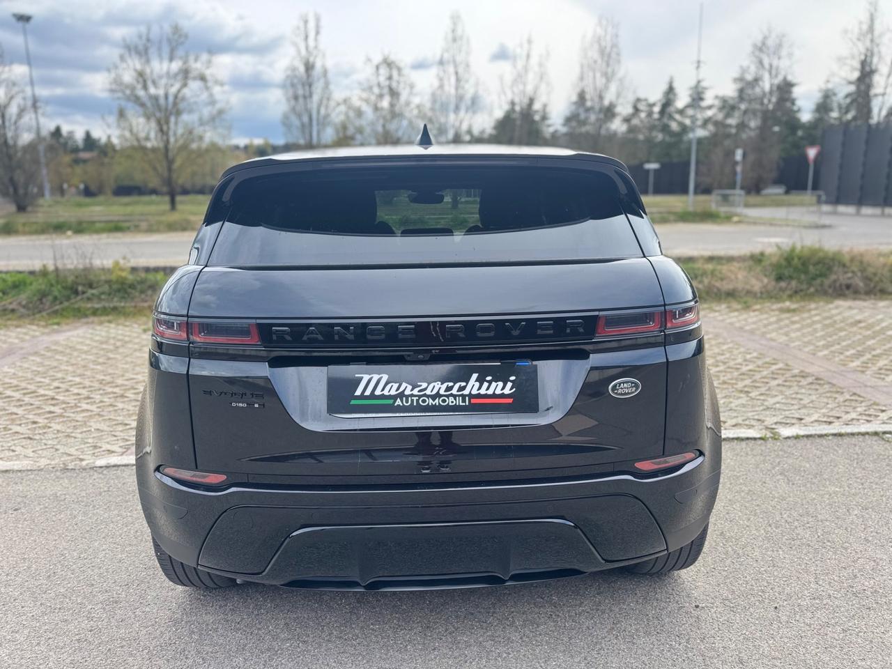 RANGE ROVER EVOQUE AUTOCARRO TOTAL BLACK