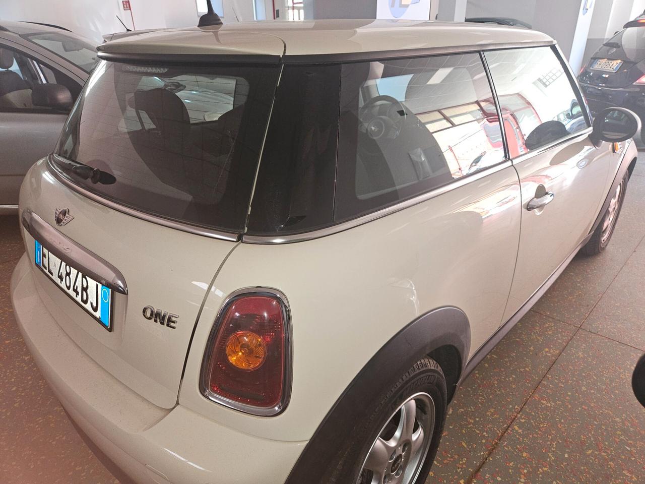 Mini 1.4 16V One ok neopatentati
