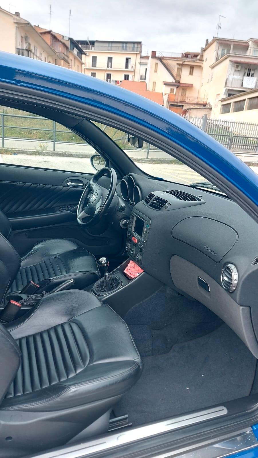 Alfa Romeo 147 3.2i V6 24V cat 3 porte GTA