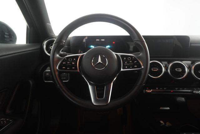 MERCEDES-BENZ A 180 A 180 d Automatic Business Extra