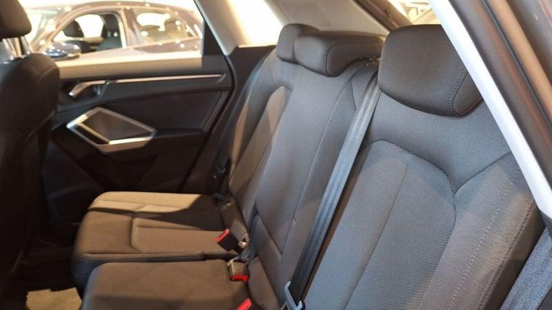 Audi Q3 35 TDI S tronic Business