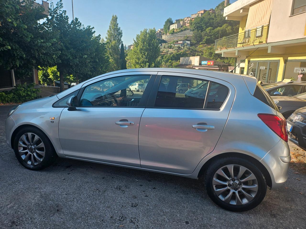 Opel Corsa 1.3 CDTI 75CV 143.000km 2011