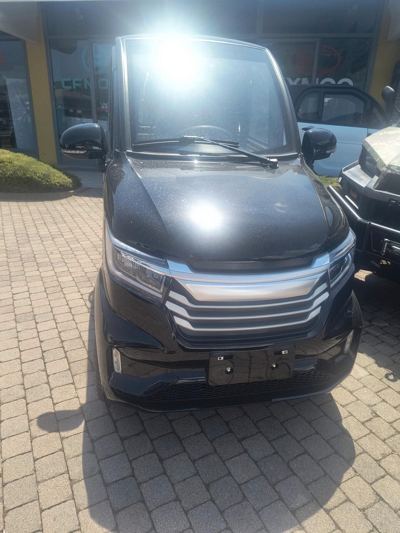 MINI AUTO DISABILI SCOOTER CABINATO ANZIANI