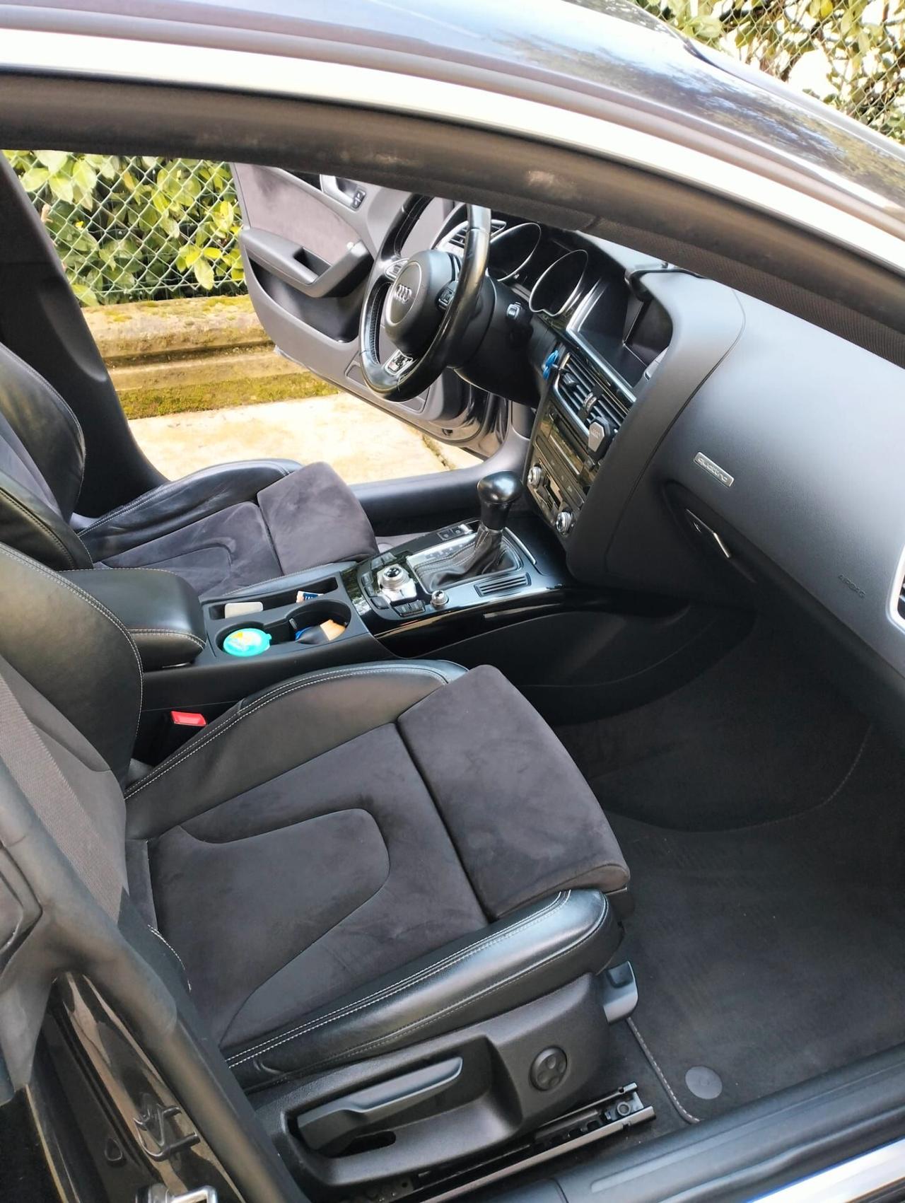Audi A5 4x4 190 cv 5 porte S line full optional-autom-completamente tagliandata-140000 km-unico proprietario