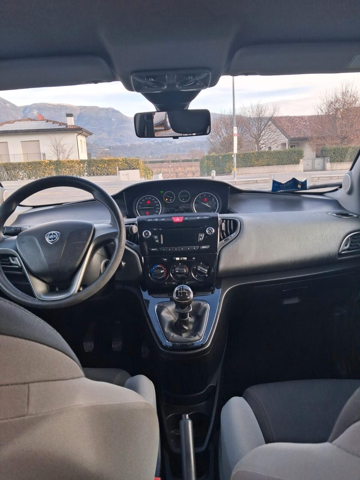 Lancia Ypsilon 1.2 69 CV 5 porte Platinum