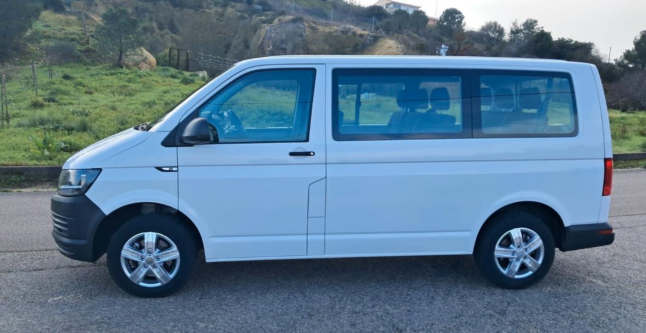 Volkswagen Caravelle 2.0 TDI DSG 9 posti (Iva Esposta)