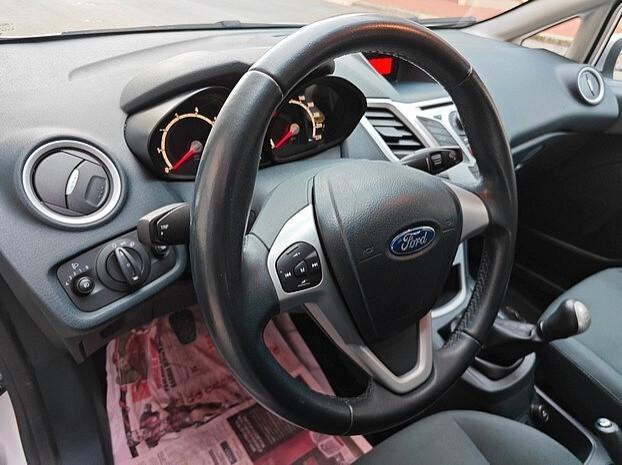 FORD Fiesta 1.2 Benzina 5 porte - 2012