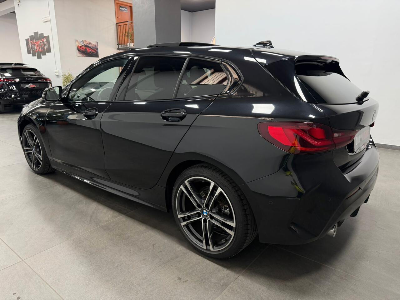 Bmw 118 118d 5p. Msport