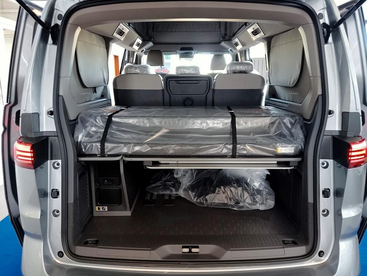 Volkswagen T7 California TOUR TDI DSG 5+5 THULE 18" GANCIO AGEVOLABILE LEGGE 104
