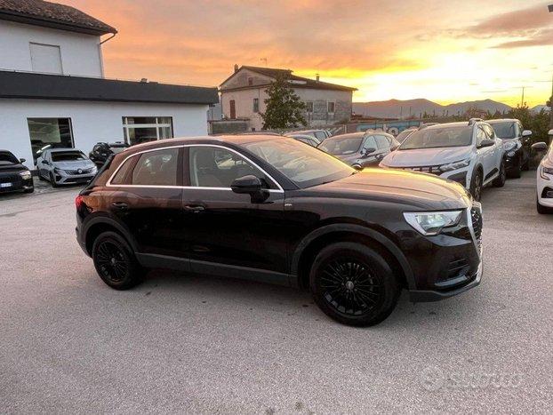 AUDI Q3 2.0 TDI 150 CV Business