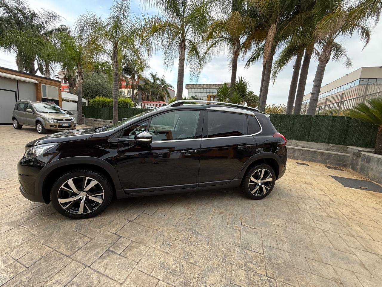 Peugeot 2008 BlueHDi 100 S&S Black Matt
