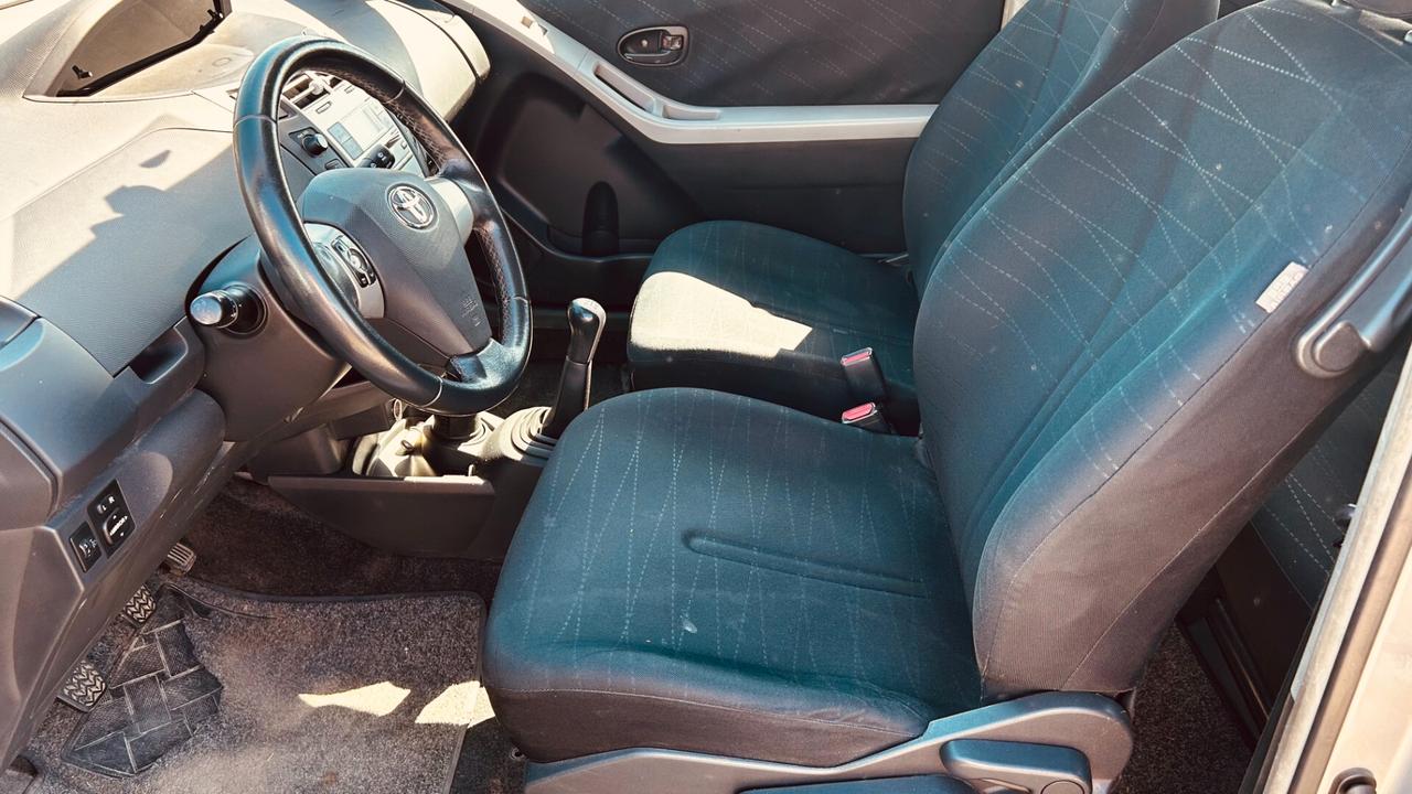 Toyota Yaris 1.0 3 porte Sol