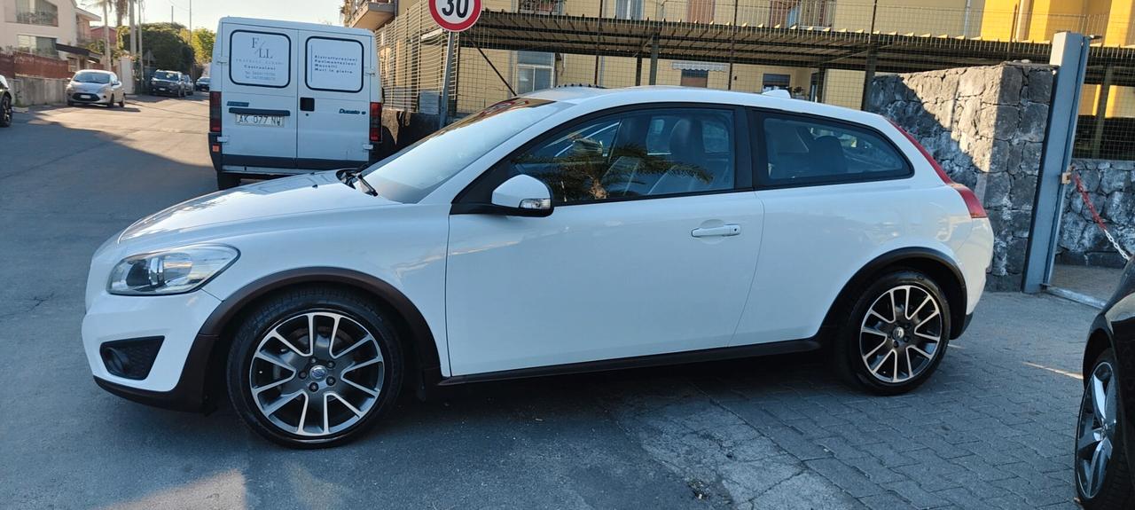Volvo C30 D2 R-Design 1.6 diesel