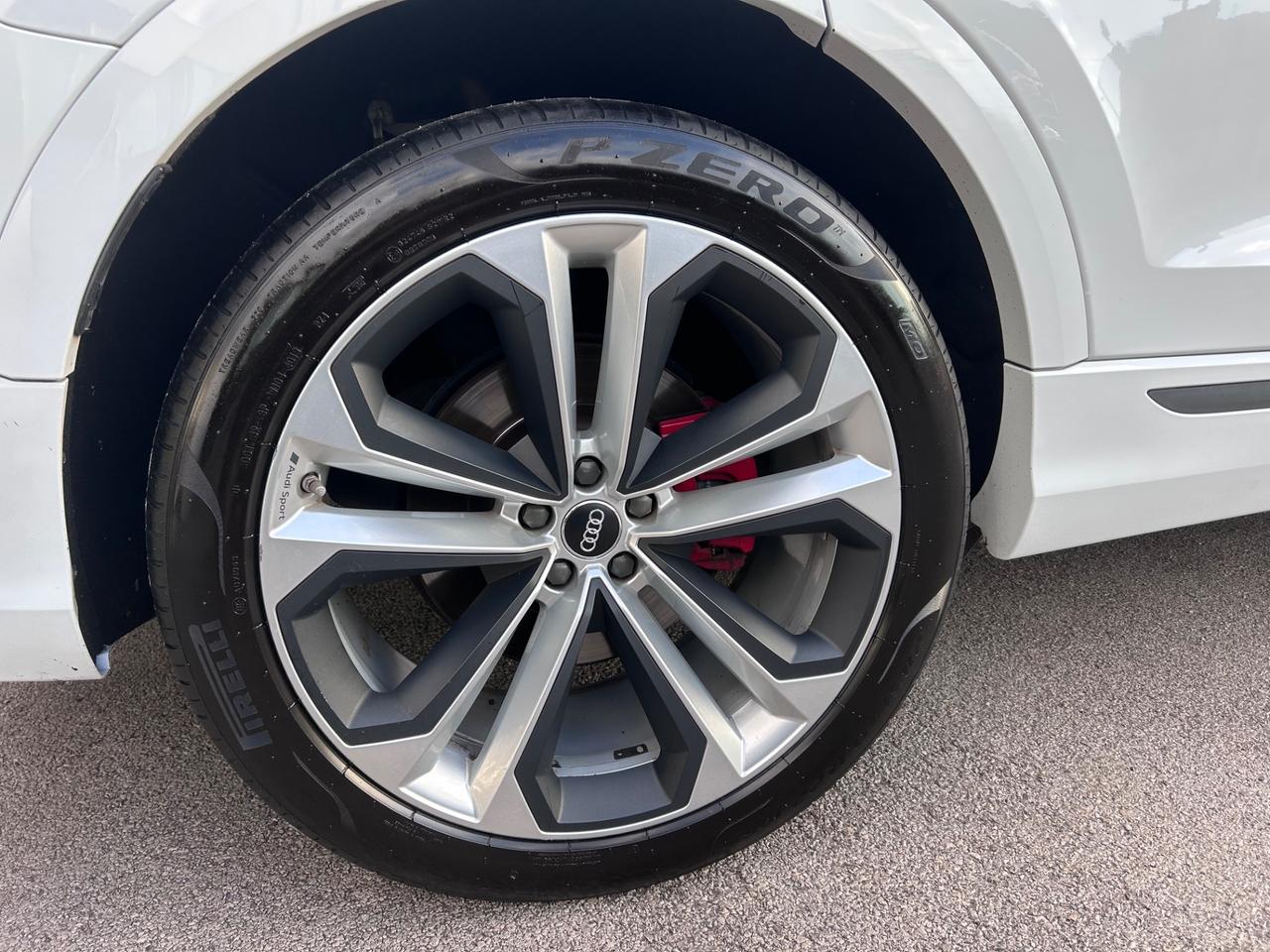 Audi Q8 50 TDI 286 CV quattro S-Line allestimento RS