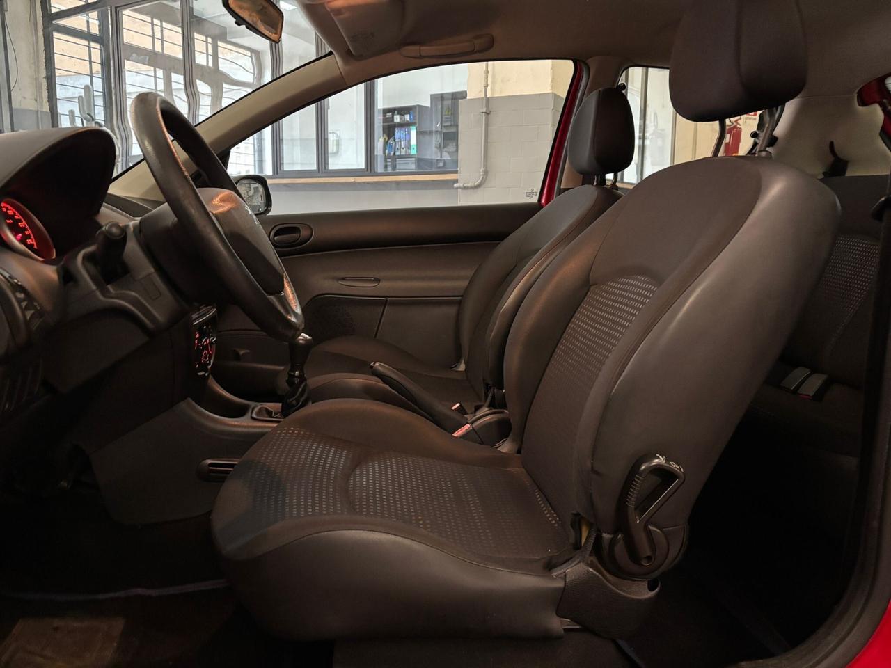 Peugeot 206 PLUS 1.1 - ADATTA A NEOPATENTATI