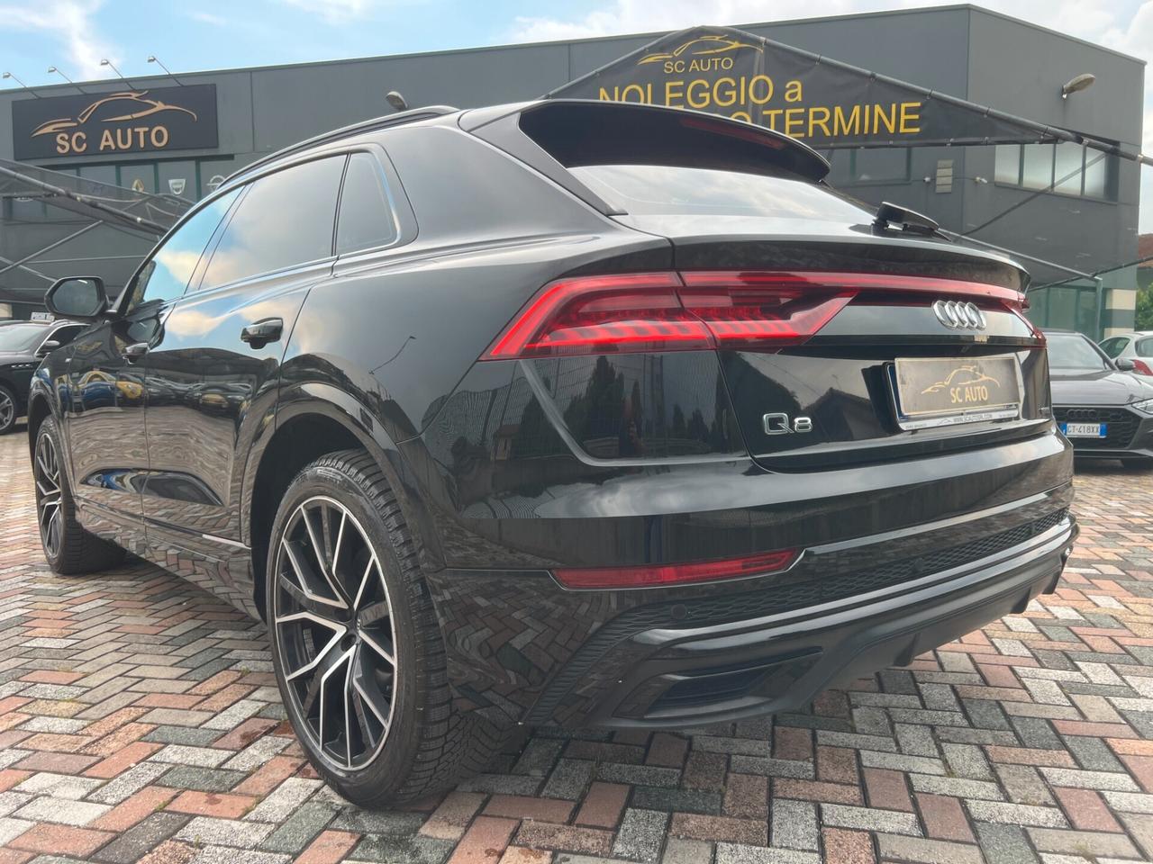 Audi Q8 55 TFSI e quattro tiptronic Sport