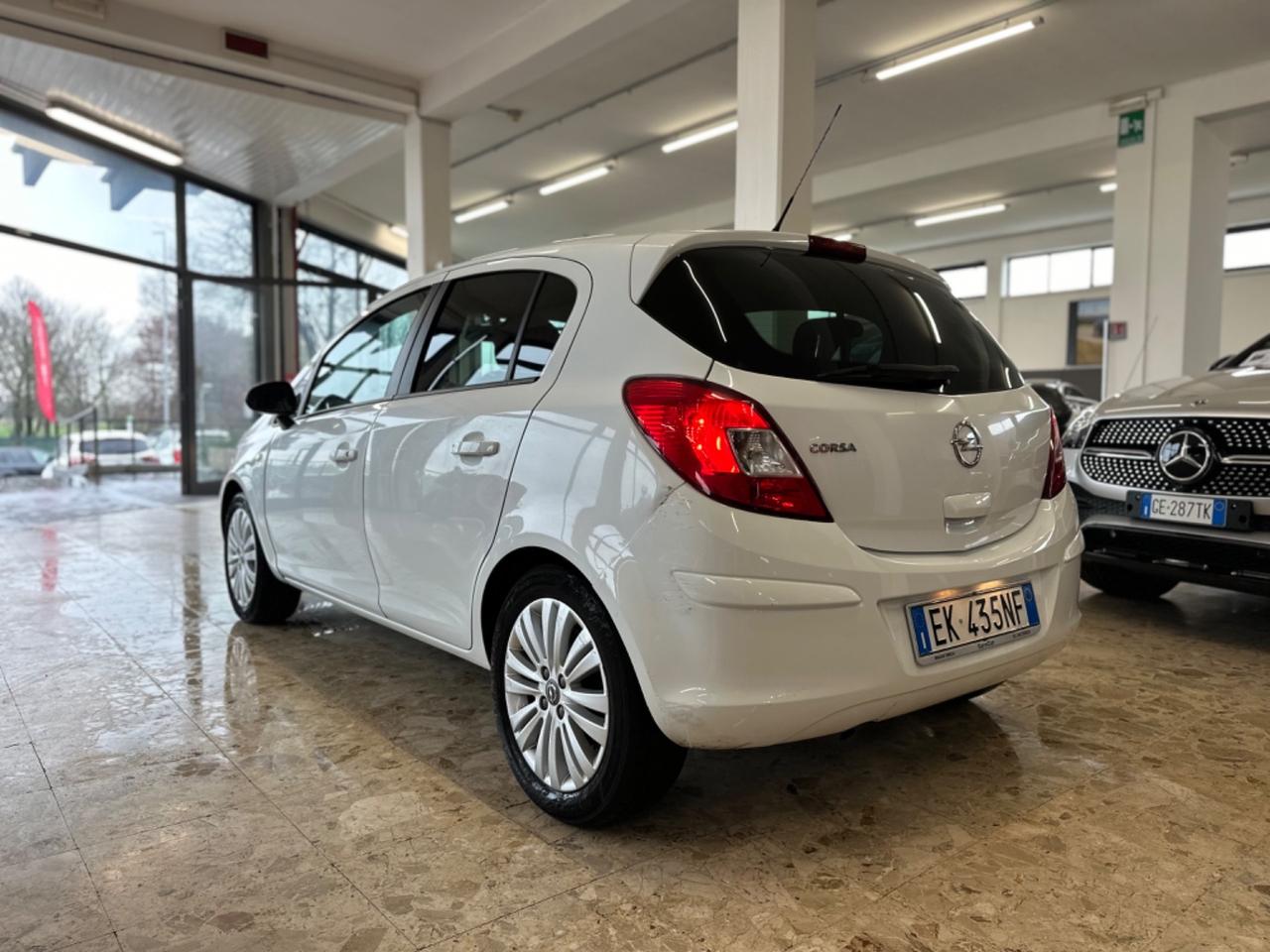 Opel Corsa 1.2 5 porte Cosmo 11/2011 Neopatentati