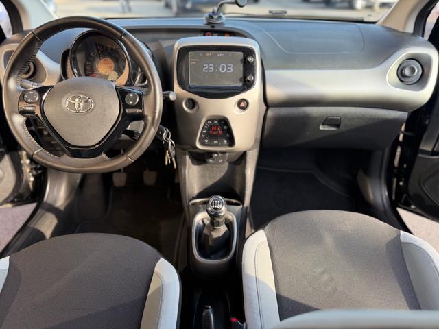 TOYOTA Aygo 1.0 VVT-i 69 CV 5 porte x-play (NESSUN VINCOLO)