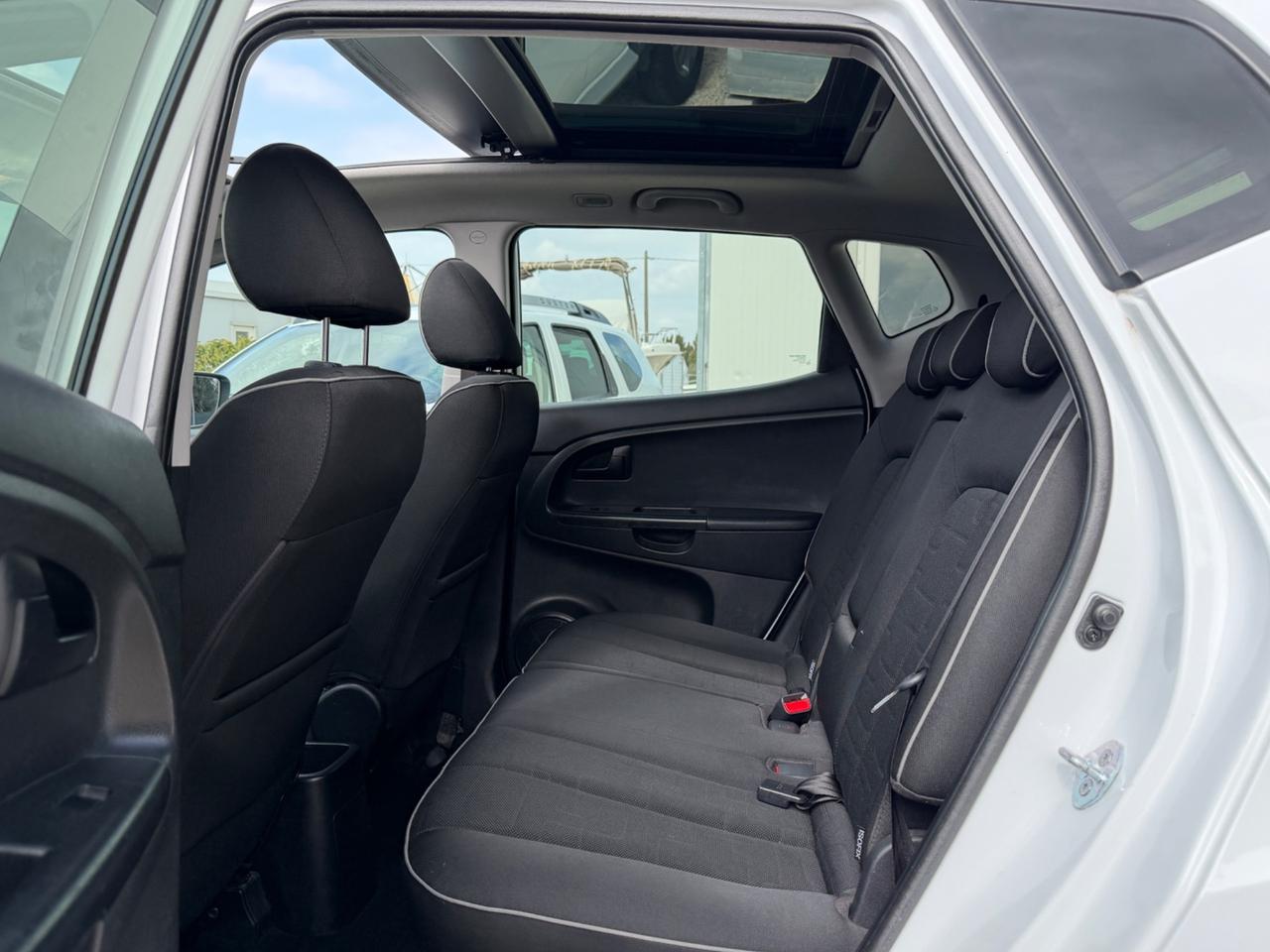 Kia Venga 1.4 CRDi 90CV WGT Fullsky