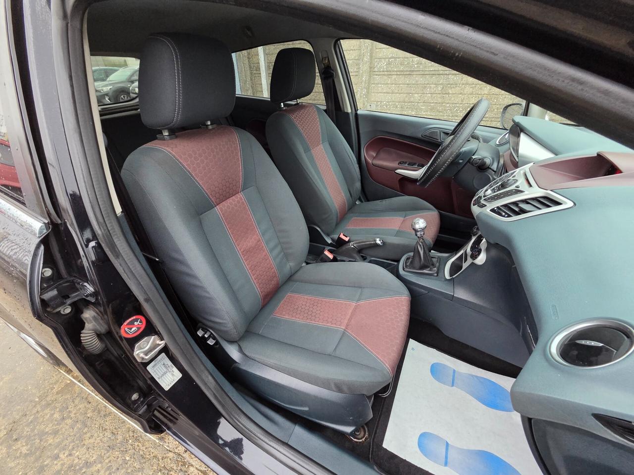 Ford Fiesta 1.4 TDCi 5p. Titanium JNEOPATENTATA