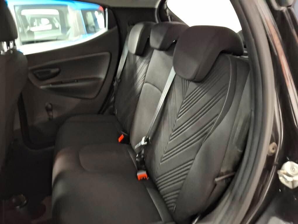 Lancia Ypsilon 1.0 hybrid gold plus full optional