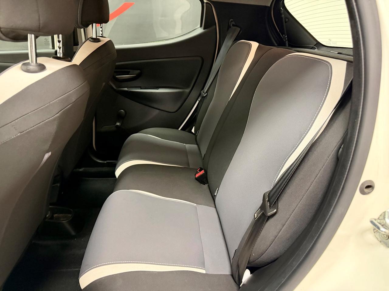 Lancia Ypsilon 0.9 TwinAir 85 CV 5 porte Metano Ecochic Elle