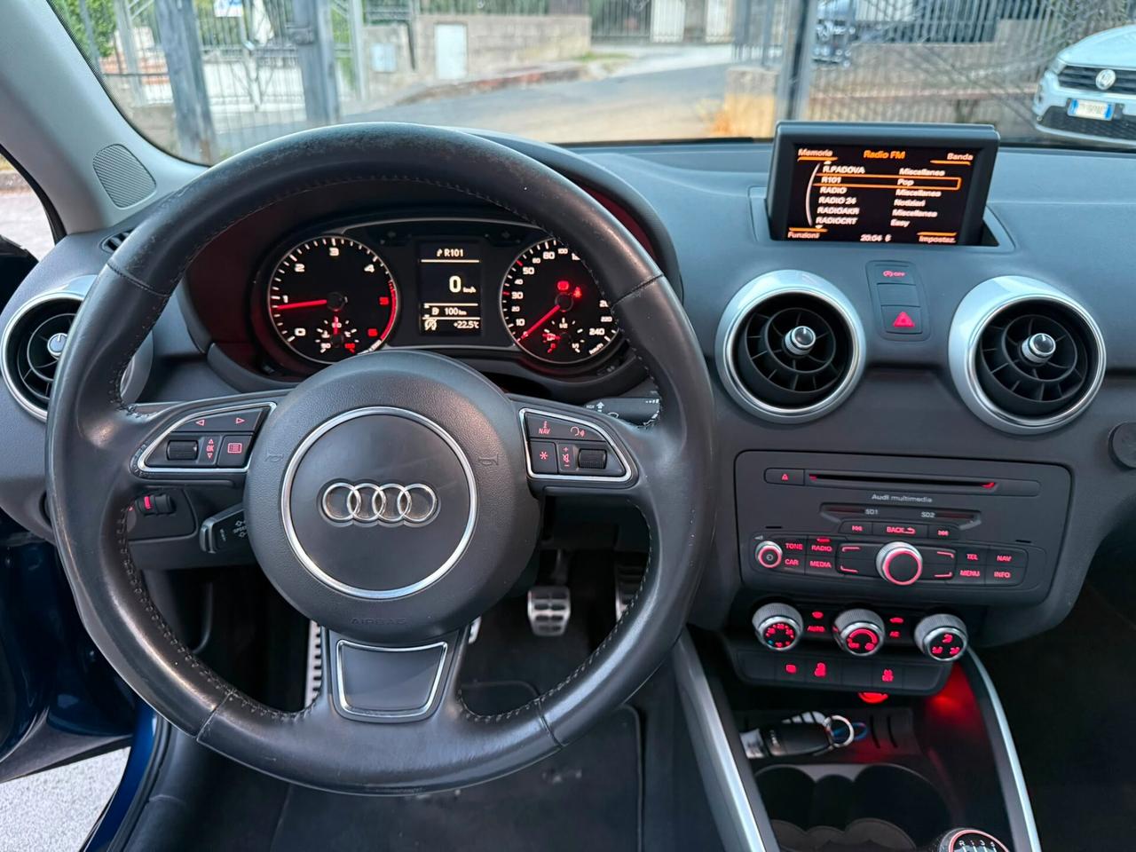 Audi A1 SPB 1.6 TDI 105CV Ambition Tetto