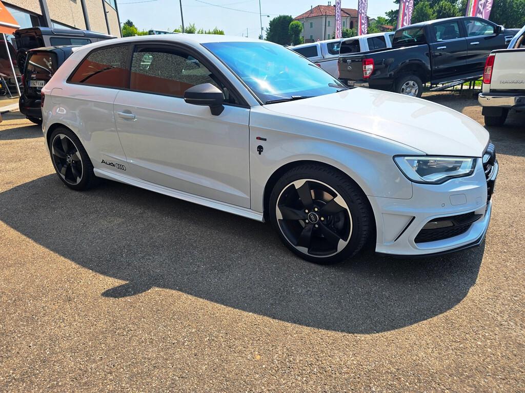 Audi A3 1.8 TFSI 180CV S LINE ESTETICA S3