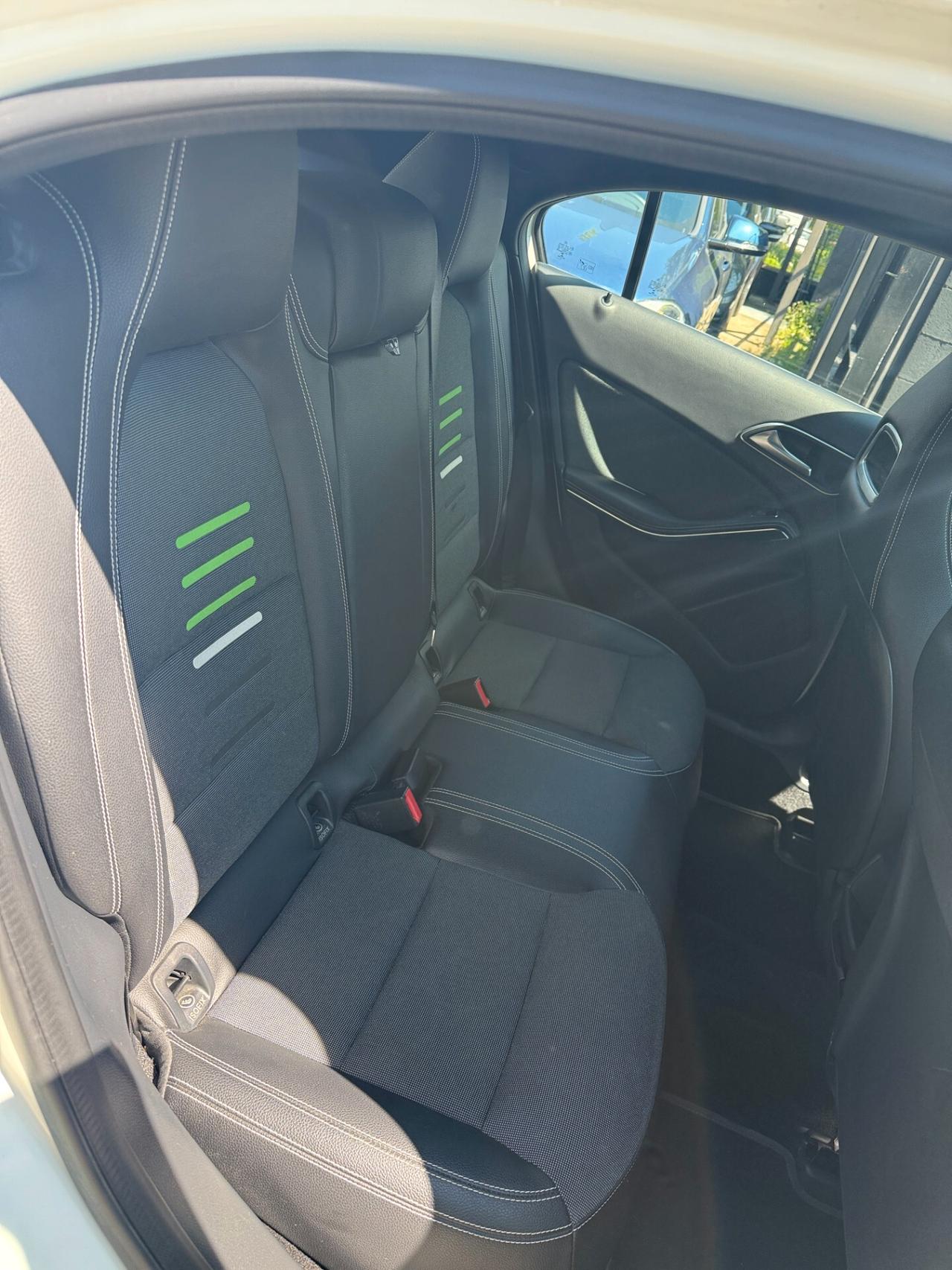 Mercedes-benz A 180 A 180 d Premium
