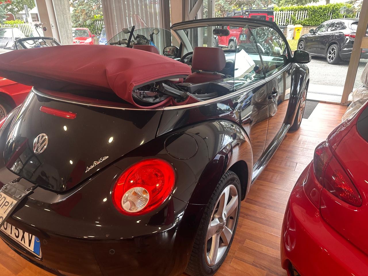 Volkswagen New Beetle 1.6 Cabrio Lim. Red Edt.