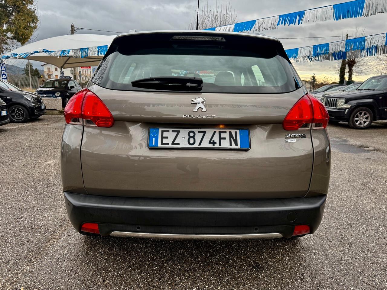 " SOLO 40.000 KM " Peugeot 2008 Benz. Allure