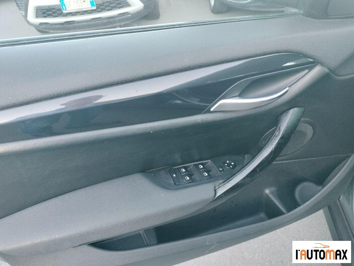 BMW - X1 xdrive18d Attiva