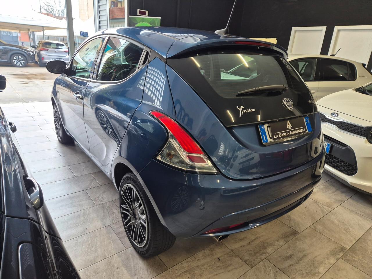 Lancia Ypsilon 1.0 FireFly 5 porte S&S Hybrid Ecochic Gold