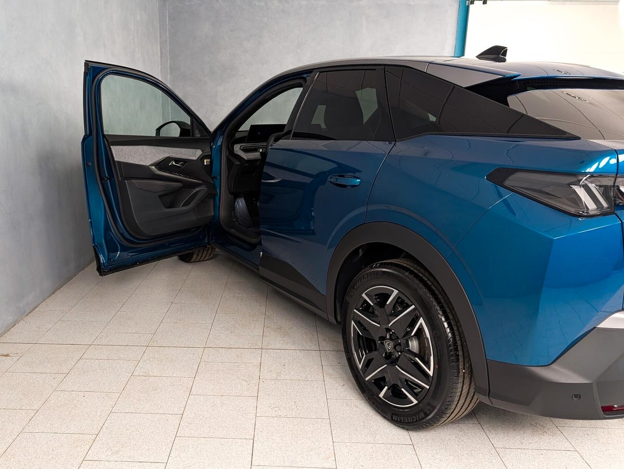 Peugeot 3008 Hybrid 136 e-DCS6 Allure KM0