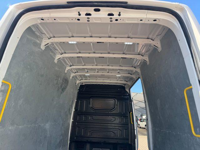 VOLKSWAGEN Crafter 30 2.0 TDI 140cv L3H3 PM-TA FURGONE LOGISTIC