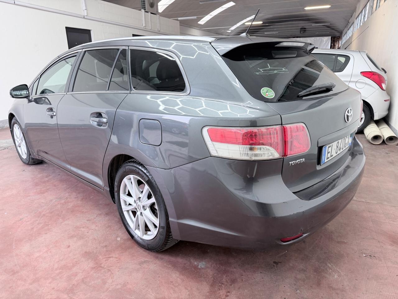 Toyota Avensis 2.2 D-Cat aut. Wagon Lounge