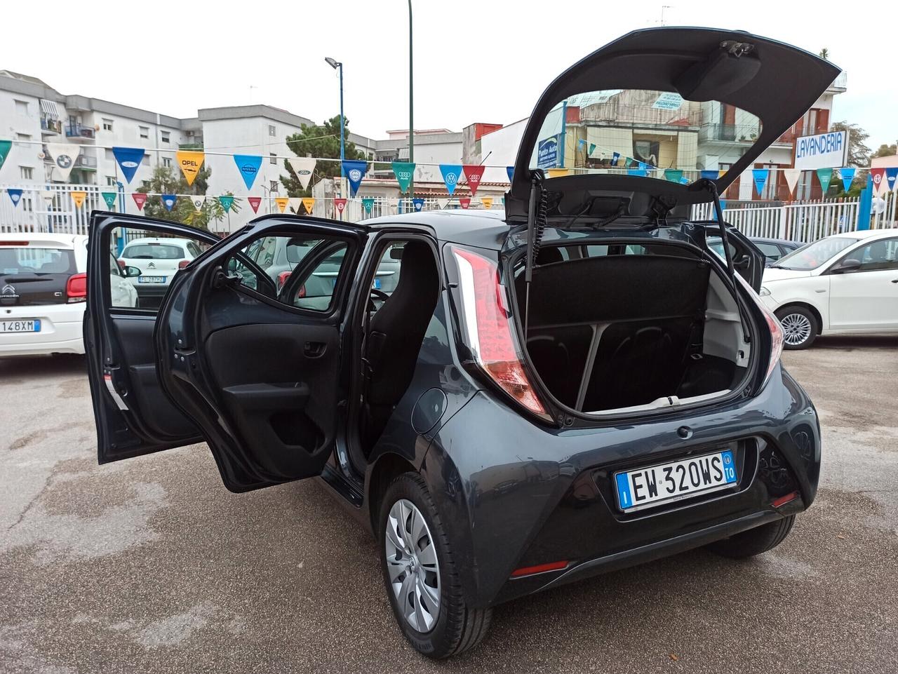 Toyota Aygo 1.0 VVT-i 69 CV 5 porte x-wave